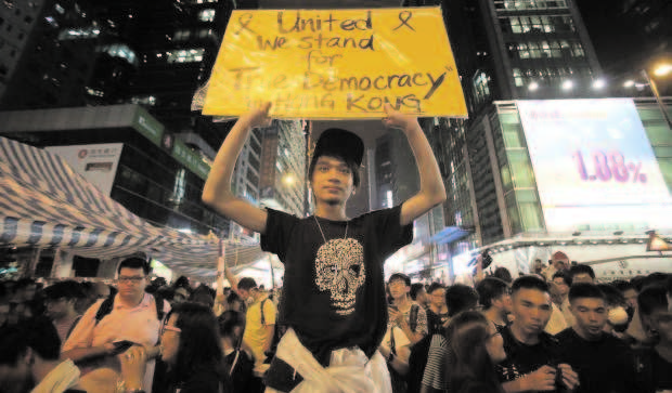 Hong Kong police arrest ‘triads’ over protest clashes