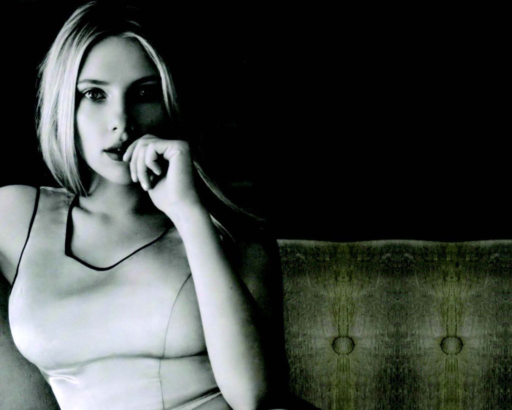 SCARLETT JOHANSSON