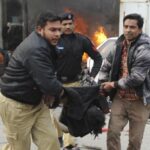 Taliban suicide attack in the heart of Pakistan Lahore hits police headquarters kills six