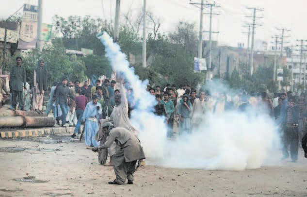 Over 100 arrested for lynching 2 in Pakistan Main Image