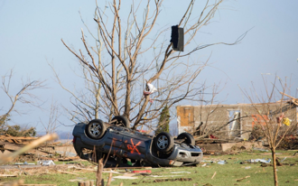 Tornado kills two people, destroys homes in Illinois