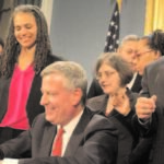 De Blasio Signs Law Banning Use of Credit Checks in Hiring