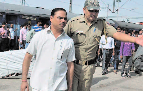 AAP MAY EXPEL EX-MINISTER TOMAR