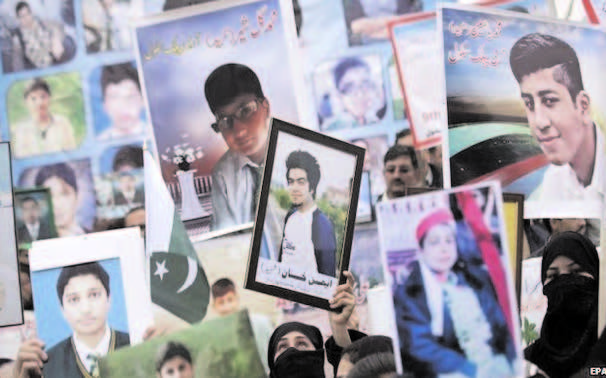 Pakistan to hang Peshawar school massacre plotters image