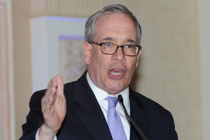 Scott Stringer criticizes de Blasio