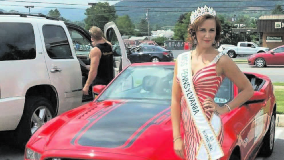 US beauty queen fakes cancer