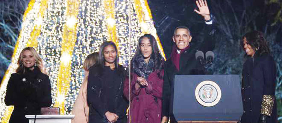 Obama lights national tree
