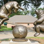 The Bull and the Bear (Image courtesy of eyecandyprops.com)