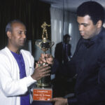 Sri Chinmoy meets with Muhammad Ali on 9/29/1977