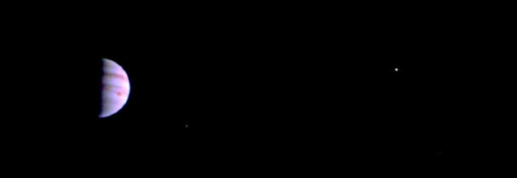 Juno spacecraft beams first pictures from Jupiter