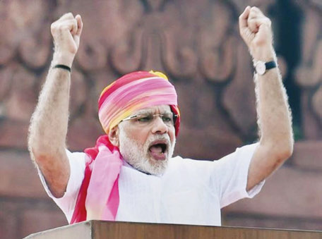 Prime Minister Narendra Modi addresses the nation from the Red Fort on the occasion of Independence Day in New Delhi. Photo : courtesy PTI