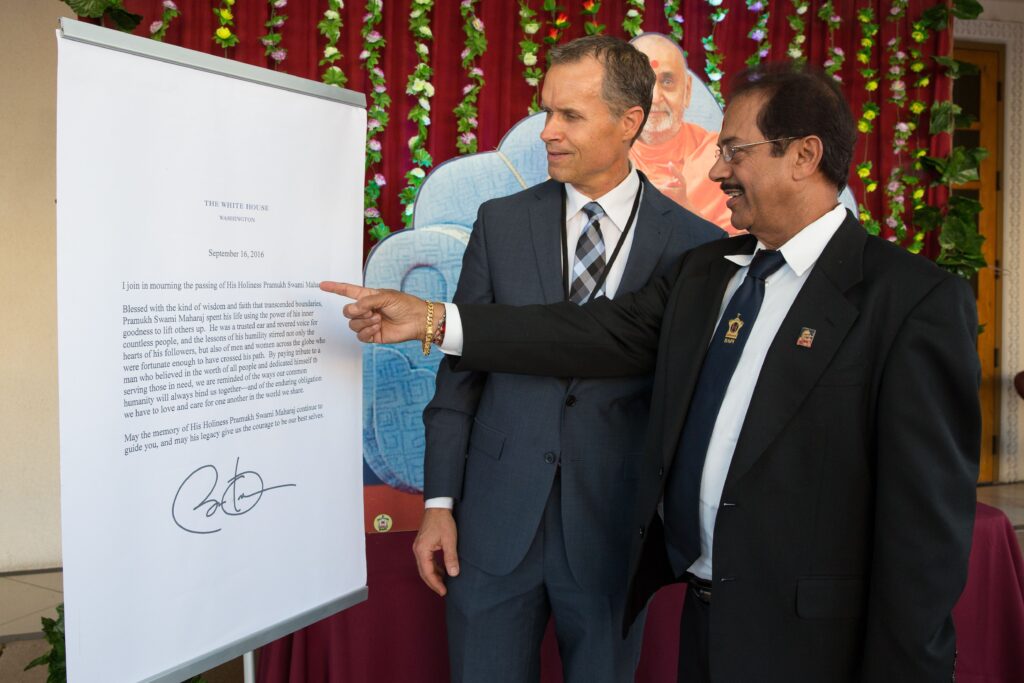 01-community-leaders-read-president-obamas-letter