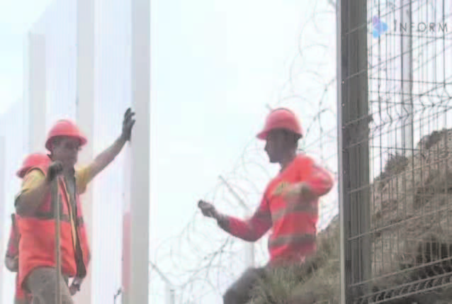britain-to-build-13-foot-high-wall-to-stop-migrants