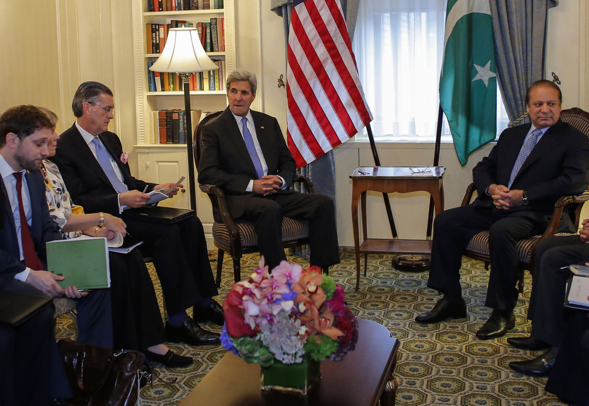 pakistan-must-stop-giving-safe-haven-to-terrorists-john-kerry-to-nawaz-sharif