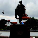 ghana-says-it-wants-to-remove-gandhi-statue