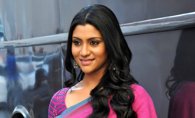 konkona-sen-sharma-wins-top-honour-at-mumbai-film-fest