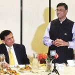 Mr. Dnyaneshwar M Mulay said India was fast transforming and extended invitation to NRIs to come and see for themselves the changes taking place. He also invited them to attend the PBD 2017 from January 7 to 9 in Bengaluru. Seen in the picture from L to R: Mr. Prem Bhandari, Mr. KK Mehta, Dr. Sudhir Parikh, Mr. Dnyaneshwar Mulay, Mr.HR Shah, Mr. Ashook Ramsaran and Prof. Indrajit S Saluja