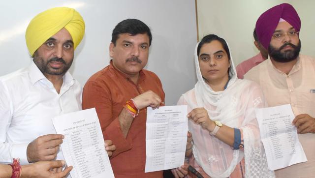 tohras-daughter-kuldeep-on-aaps-5th-list-of-12-candidates