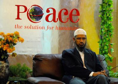 zakir-naik-plays-victim