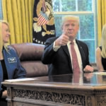 Astronaut breaks US space record