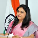 Mrs. Neeta Bhushan, Consul General of India in Chicago addresses the audience