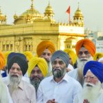 Canada’s defence minister Harjit Sajjan, SGPC president Kirpal Singh Badungar and other SGPC members at the Golden Temple during his visit to Amritsar on April 20, 2017. Photo: HT