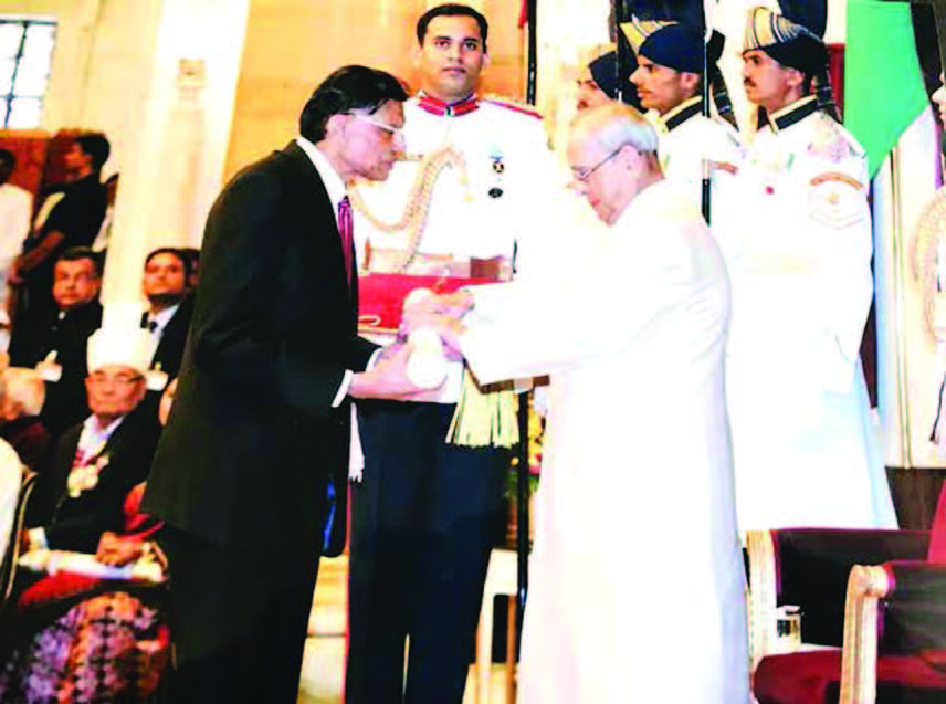 Photo caption HR Shah receiving Padma Shri from President of India, April 13, 2017 At Rashtrapati Bhavan, New Delhi