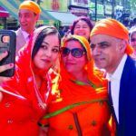Sadiq Khan poses for selfies at the Baisakhi parade in Southall, London. Photo Courtesy: Twitter/@SadiqKhan