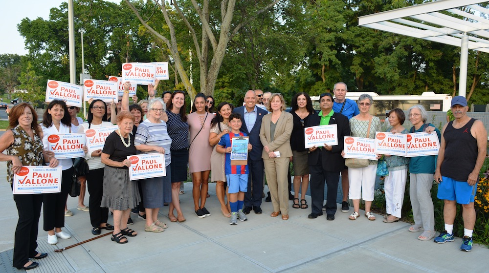 Women rally for Vallone
