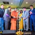 S 1 Lighting the lamp of good health along with Bollywood actor Deepak Parasher, Padma Shri Mr. H R Shah and Padma Shri Dr. Sudhir Parikh (1)_preview