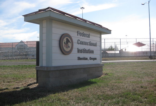 Federal prison Oregon