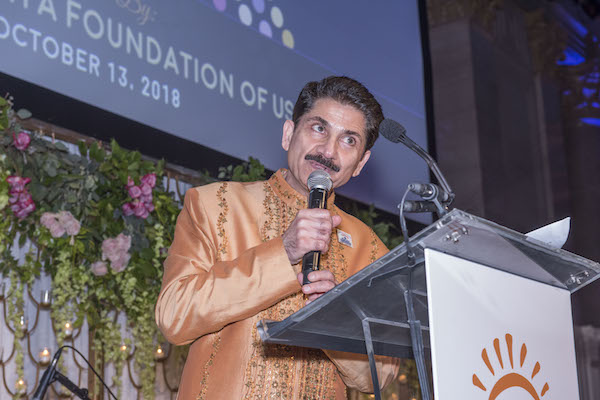 E 1 NYC-Gala- Mohan Wanchoo (1)