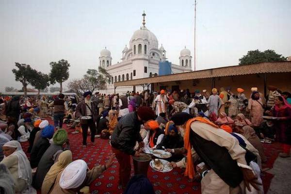 Langar being served