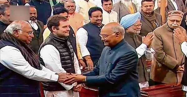 Presidend Kovind greets Congress leader