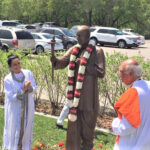 Dr Doobay and Ranjana Ghosededicate Statue of Sri Chinmoy