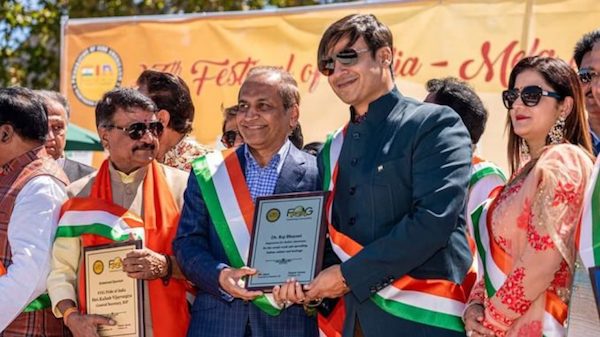 Dr.-Rajendra-Bhayani-Honored-with-Inspirations-to-Indian-Americans-Award-in-California-678×381