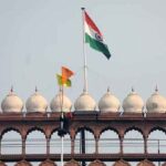 PIC 1 Nishan-Sahib-Kisan-Flag-at-Red-Fort