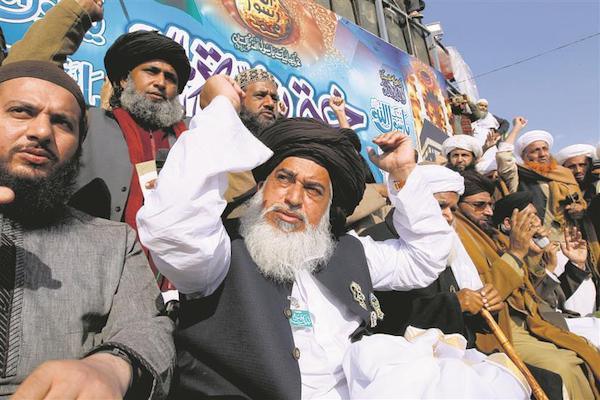 Sectarian strife in pakistan