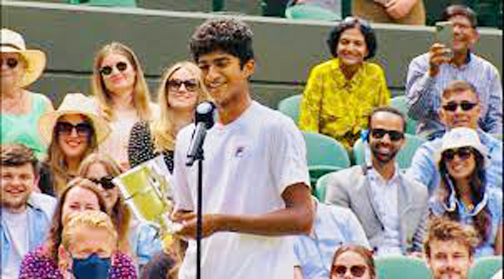 Indian American Samir Banerjee lifts Wimbledon boys’ singles title (1)