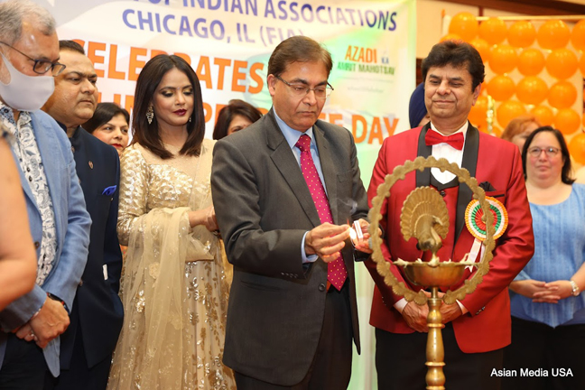 F 1 FIA Chicago ID Pic 1 Lighting of lamp