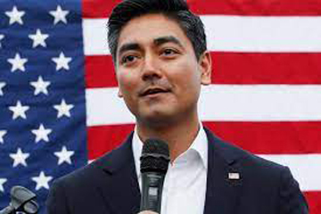 Indian American Aftab Pureval elected as Cincinnati mayor