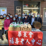 Peter Koo donates turkeys pic