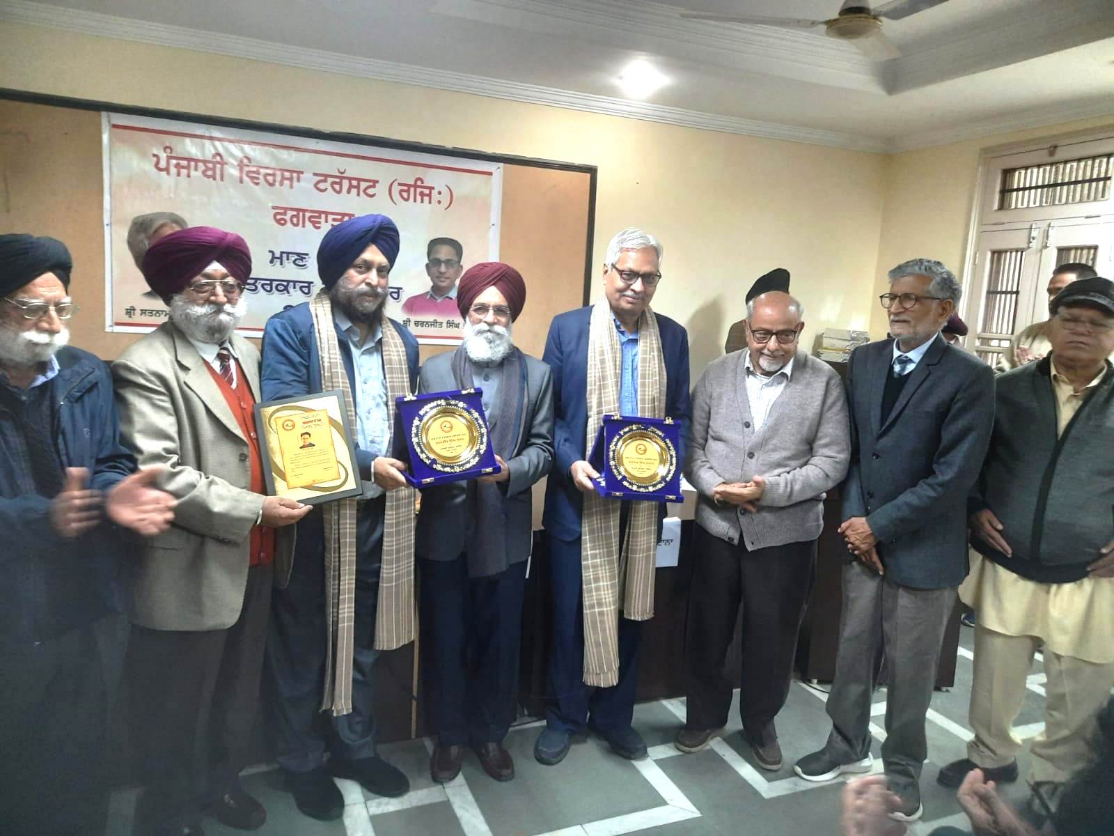 A Journalist PHOTO-2021-12-12-18-19-14