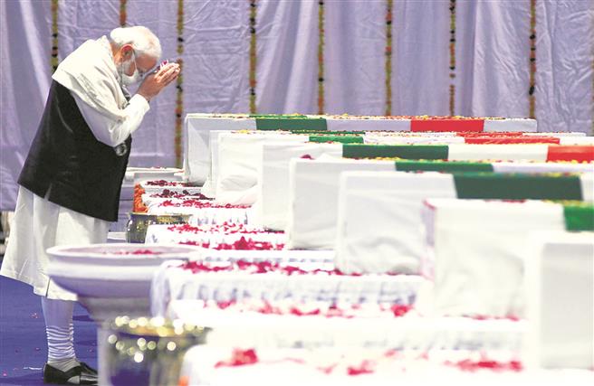 Modi pays homage