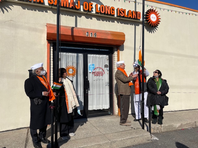 A 1 Captain Surinder Kade unfurling Indian Flag =