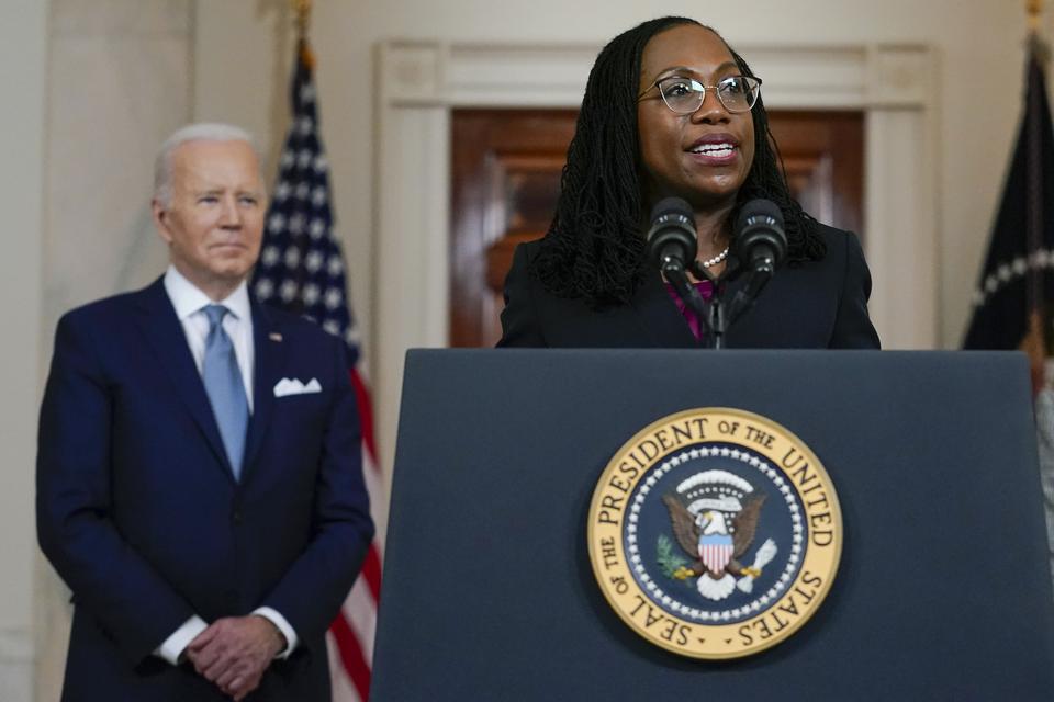Biden_nominates first black woman to US Supreme Court