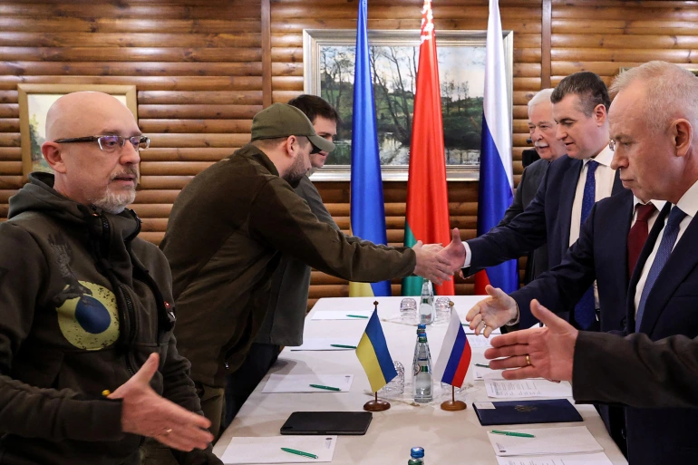 Russiaand Ukrainian reps at the talks