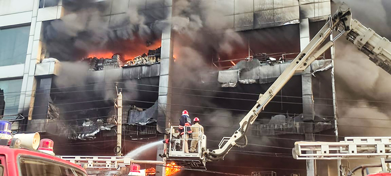 Fire in a bulding in Delhi’s Mundka area