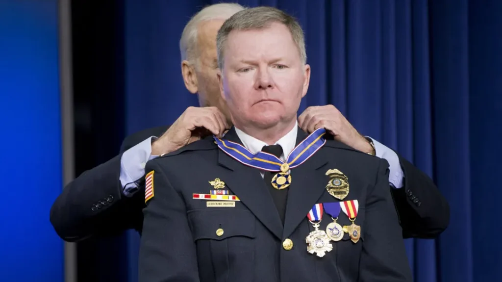 W 1 Murphy is honored by the VP